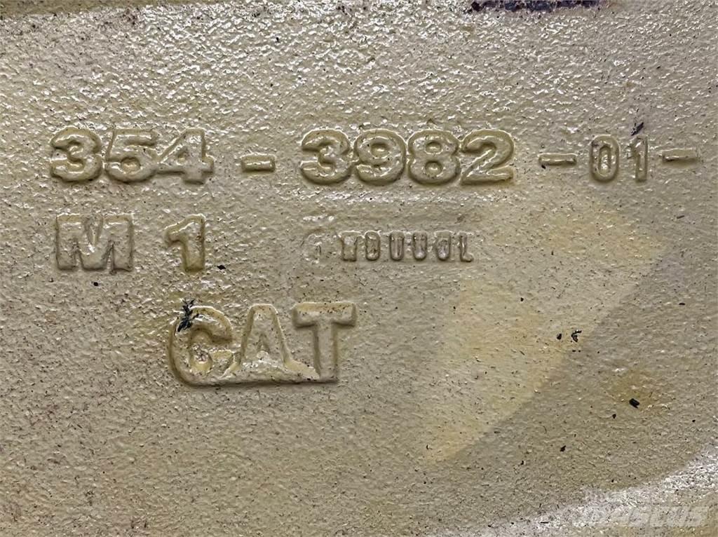 CAT 908M Link Arm 354-3982 Diger parçalar