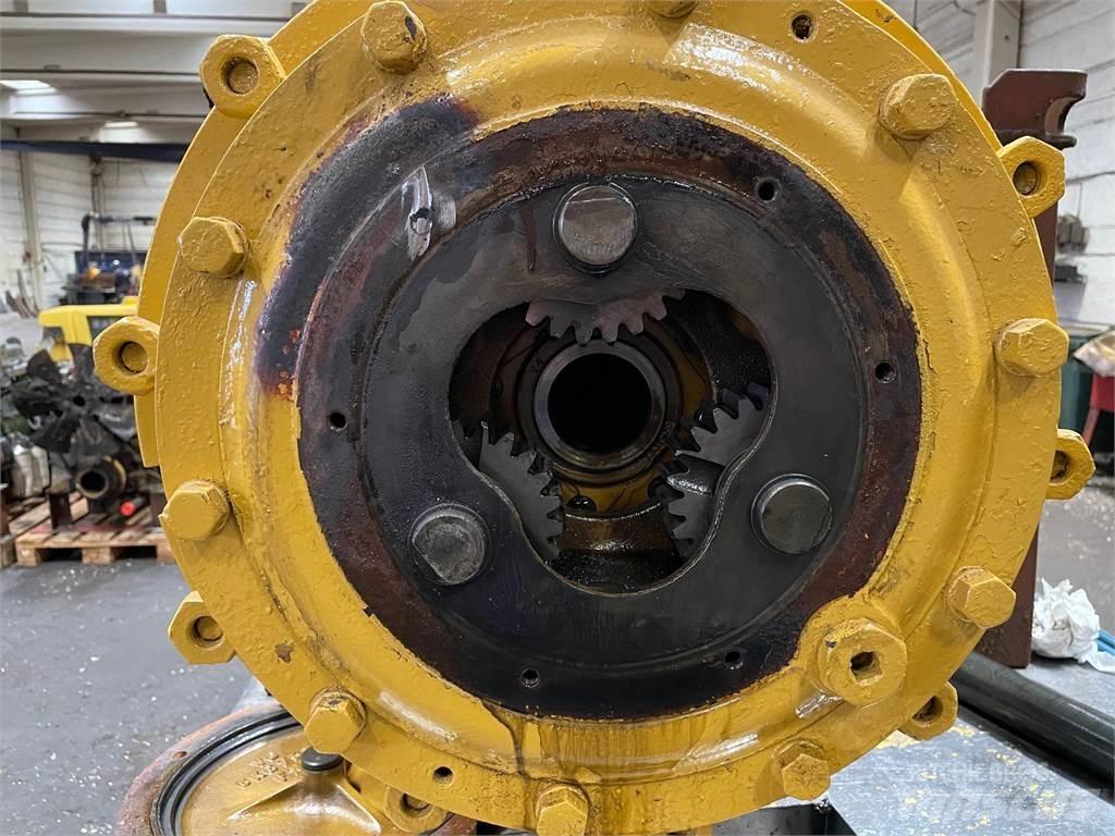 CAT 930 Front aksel Akslar