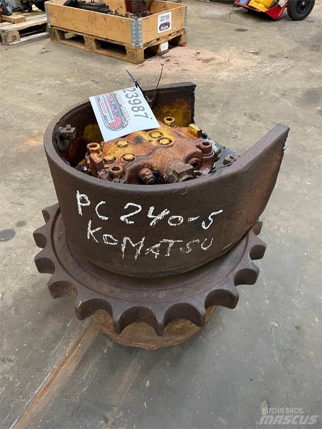 Komatsu PC240-5 Køregear Sanzuman