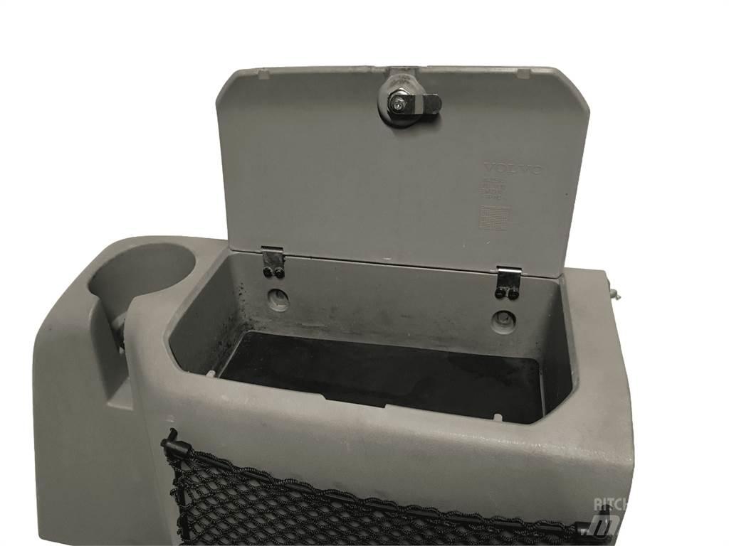  Sidepanel højre, L90H Volvo Diger parçalar