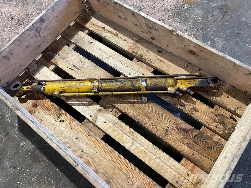  Skovlcylinder ex. MF50BX Hidrolik