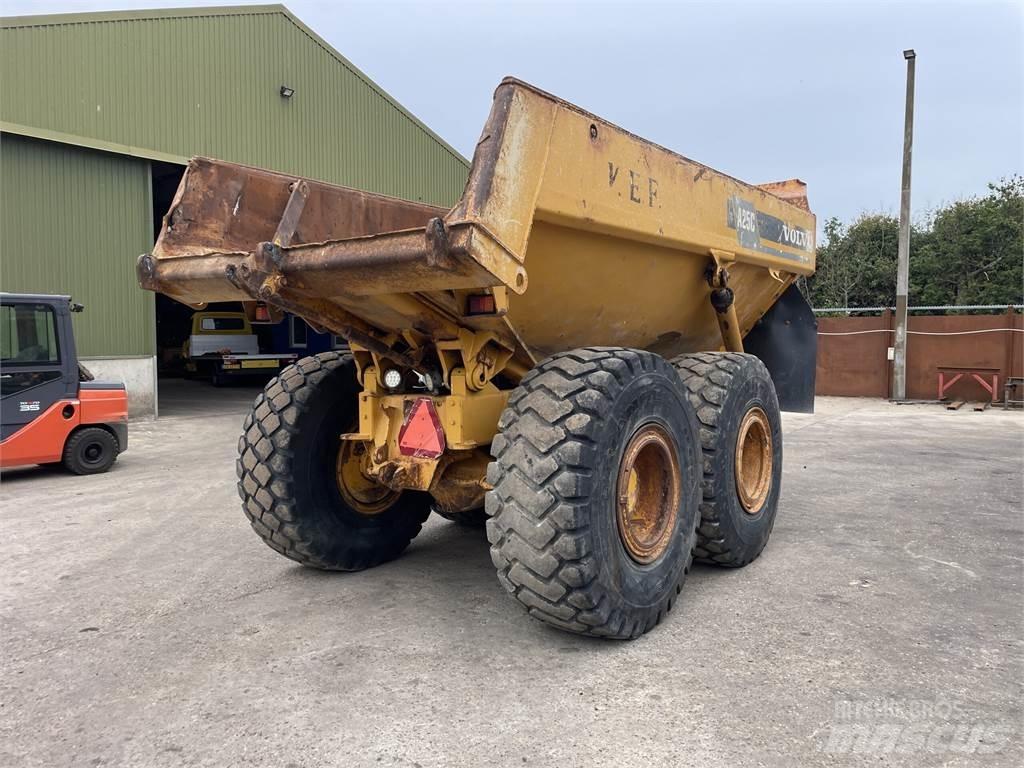 Volvo A25C dumpervogn 6x6 Belden kirma kamyonlar
