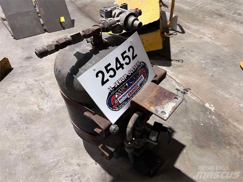Volvo L120F lufttank Diger parçalar