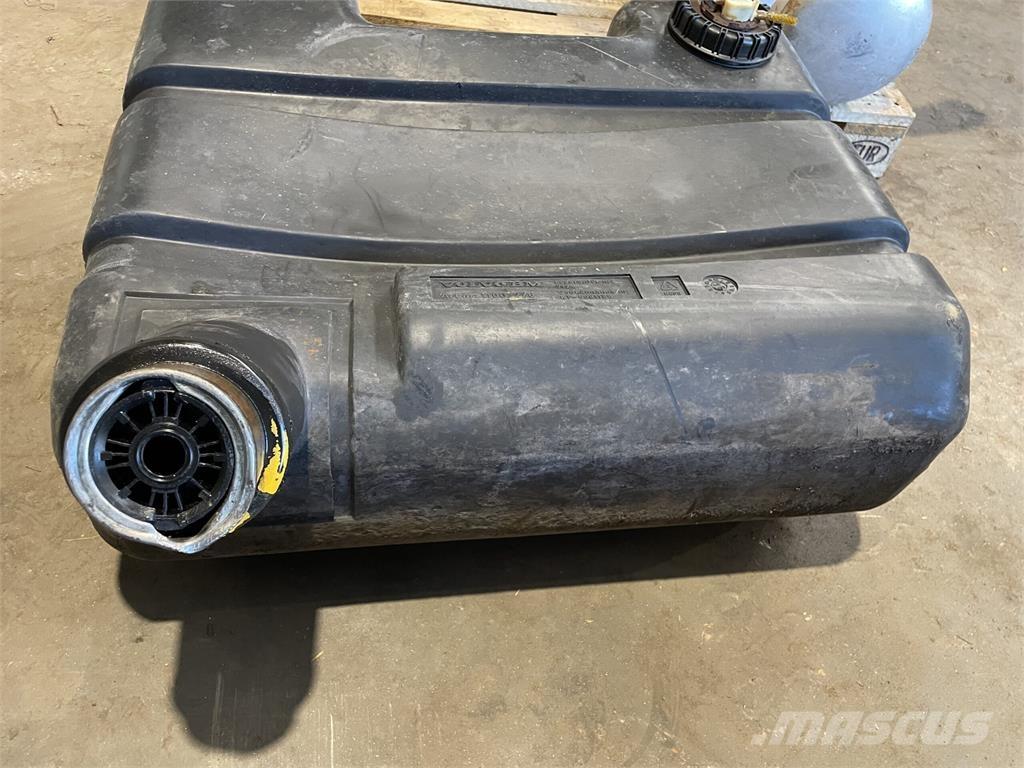 Volvo L70B dieseltank Diger parçalar