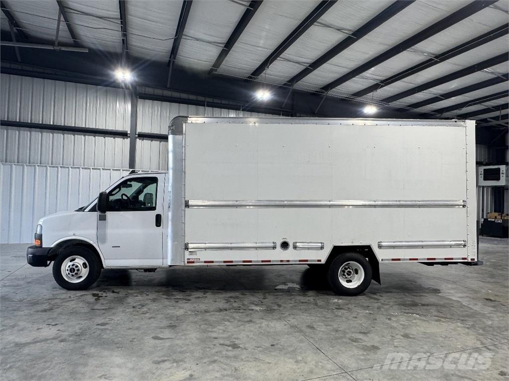 GMC G33903 Kapali kasa kamyonlar