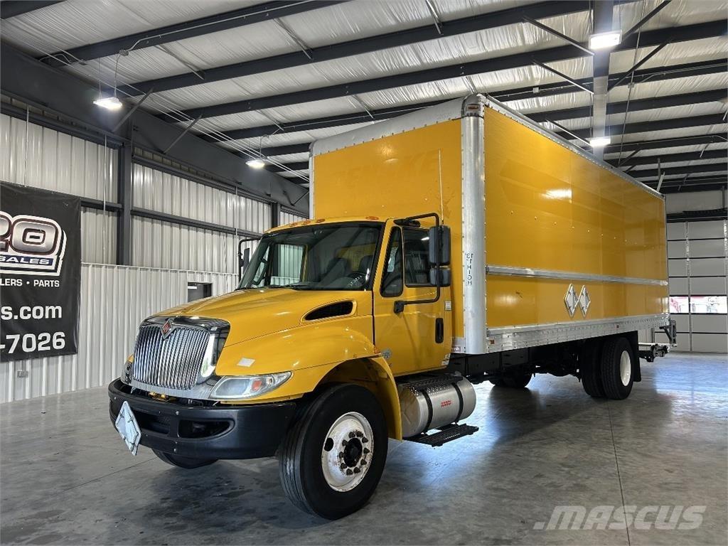 International 4300 Kapali kasa kamyonlar
