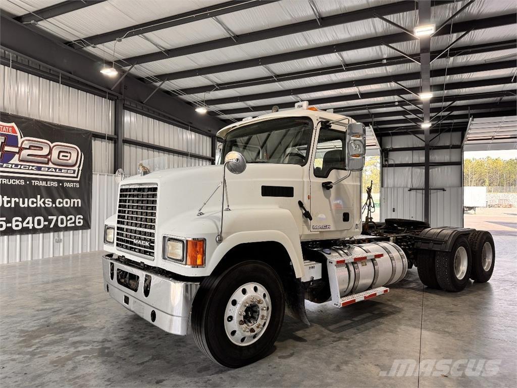 Mack CHU613 Çekiciler