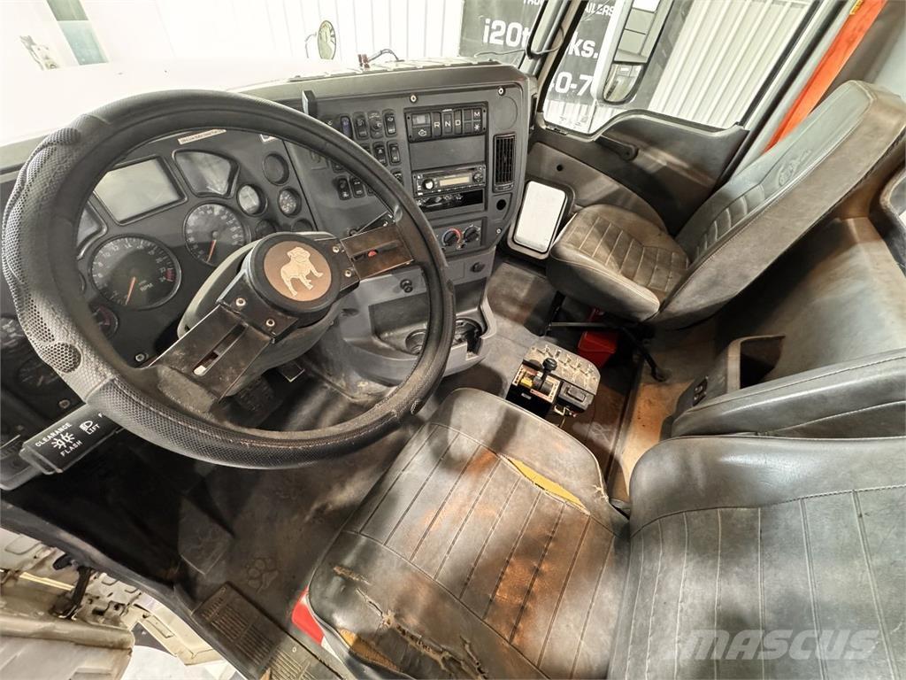 Mack CHU613 Çekiciler