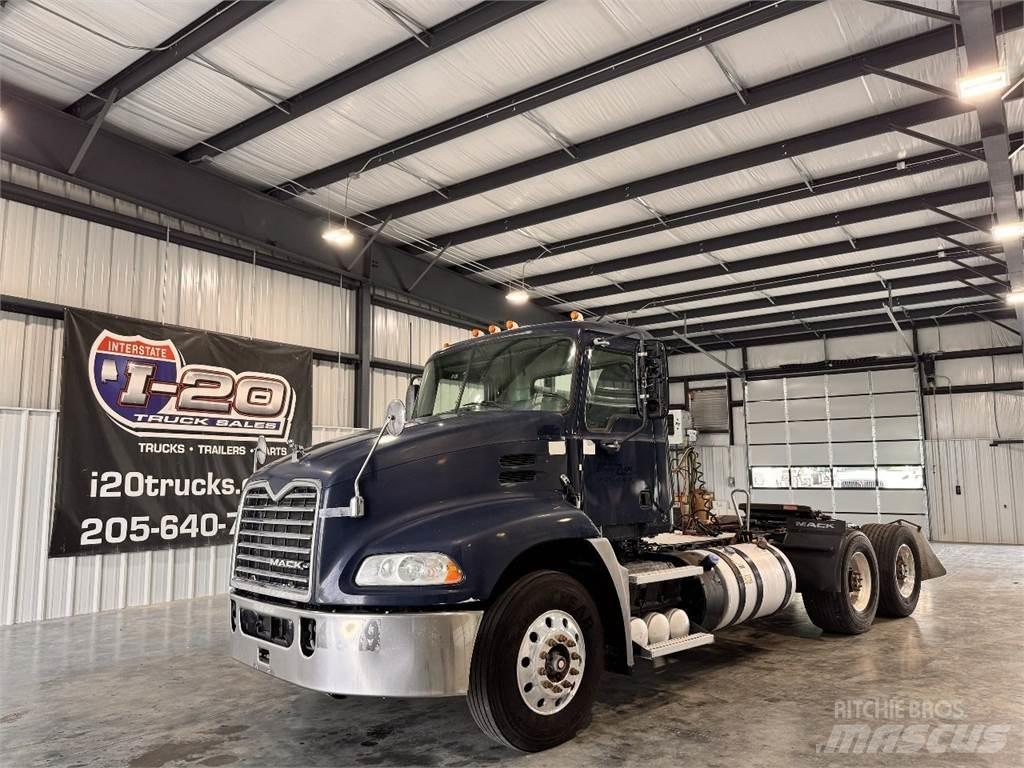 Mack CXU613 Çekiciler