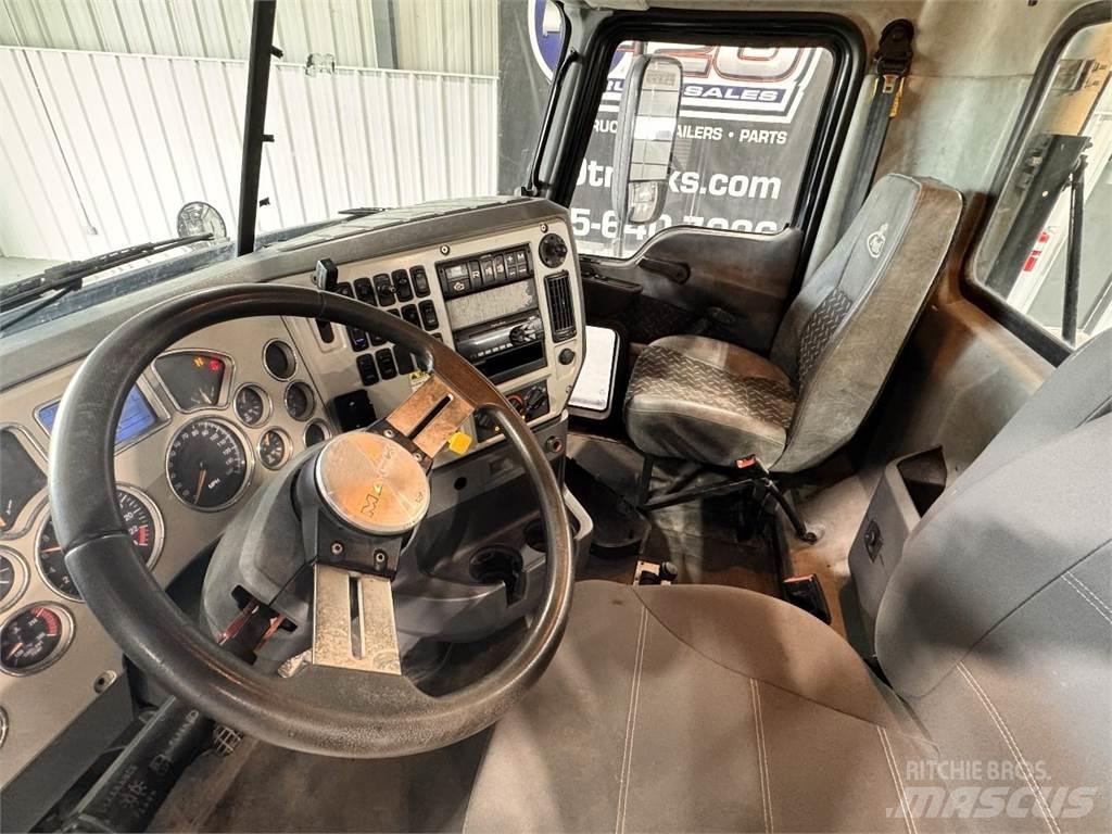 Mack CXU613 Çekiciler