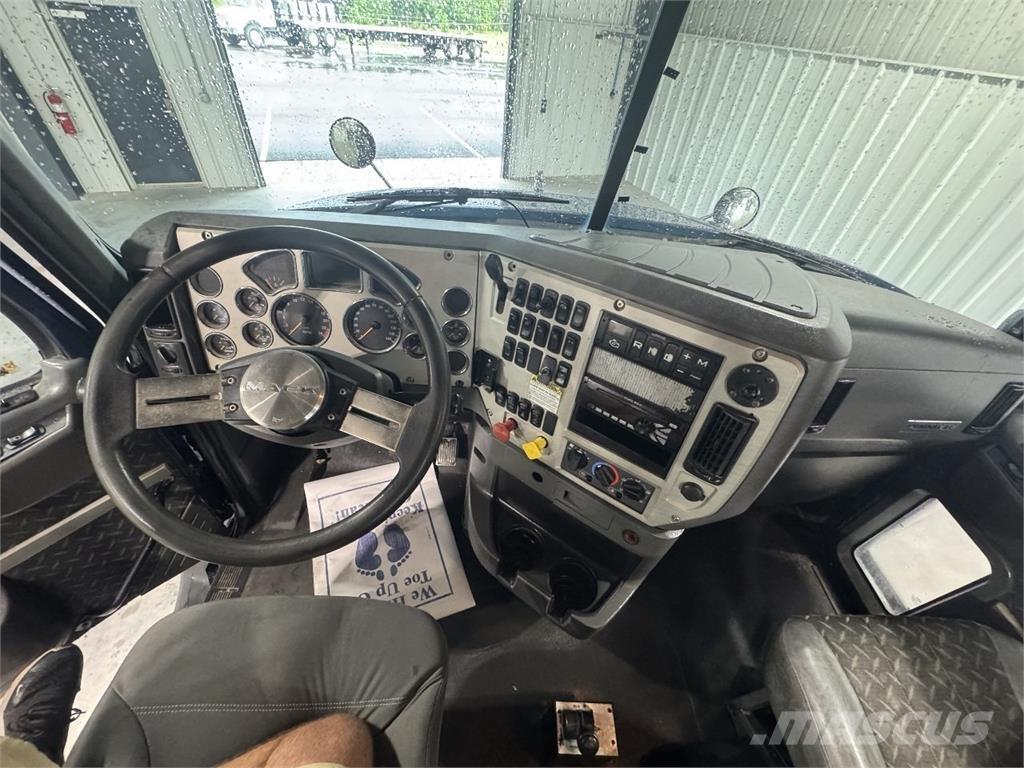 Mack CXU613 Çekiciler