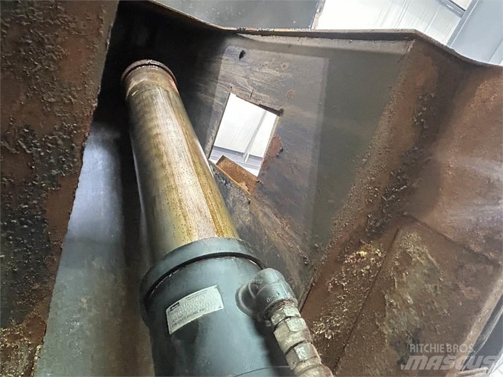 Mack GU713 Damperli kamyonlar