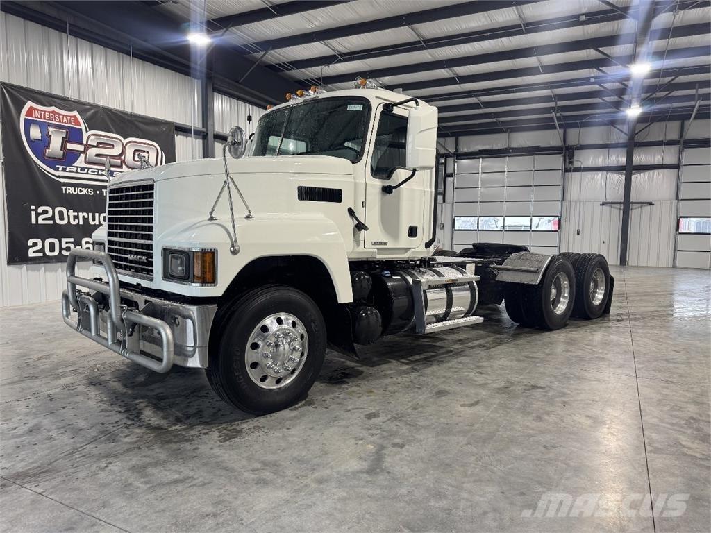 Mack Pinnacle 64T Çekiciler