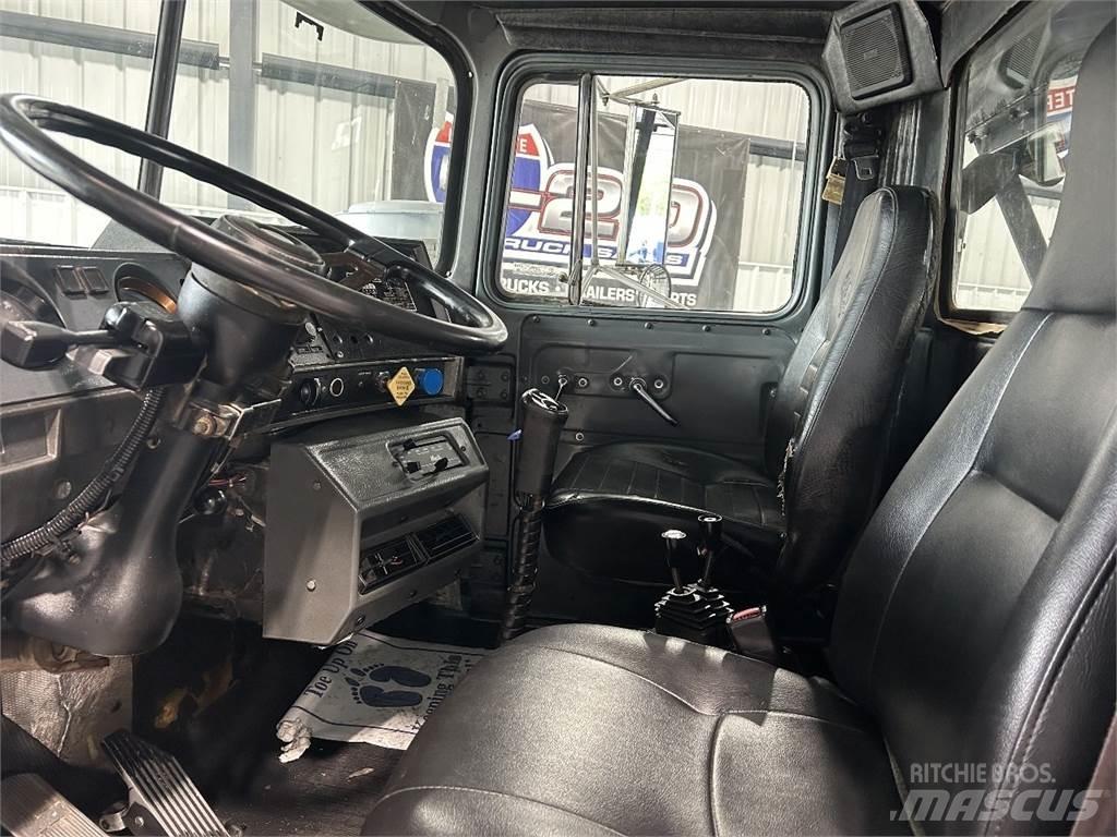 Mack RD688S Römorklar, konteyner