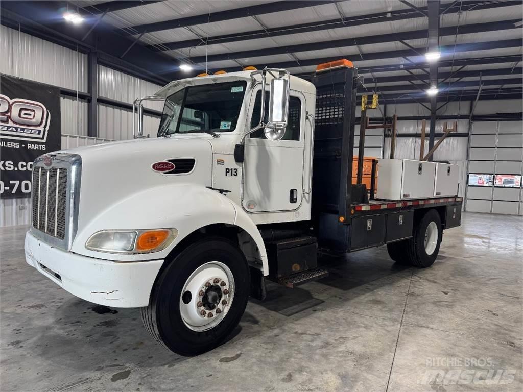 Peterbilt 330 Flatbed kamyonlar