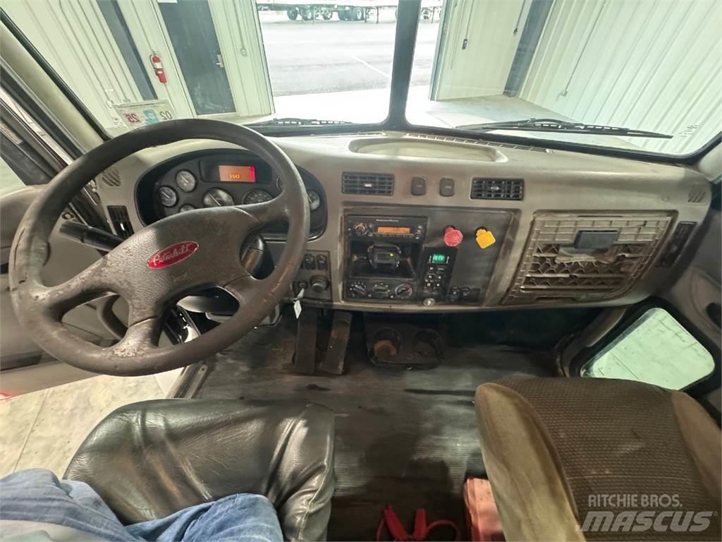 Peterbilt 330 Flatbed kamyonlar