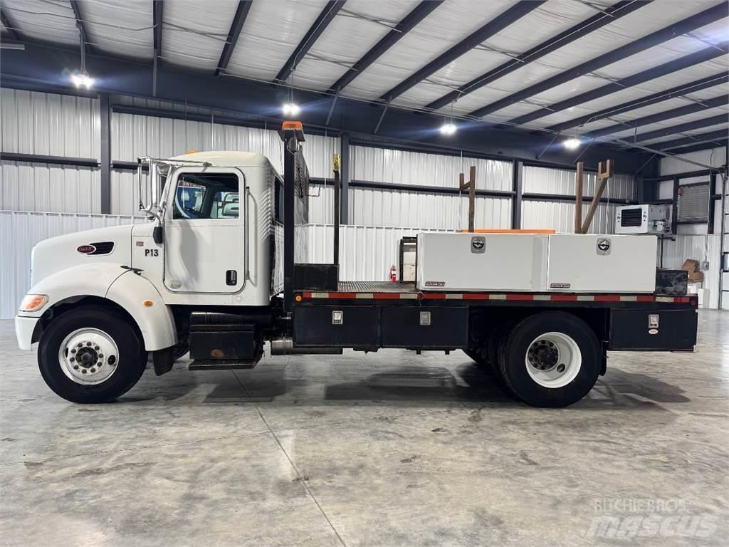 Peterbilt 330 Flatbed kamyonlar