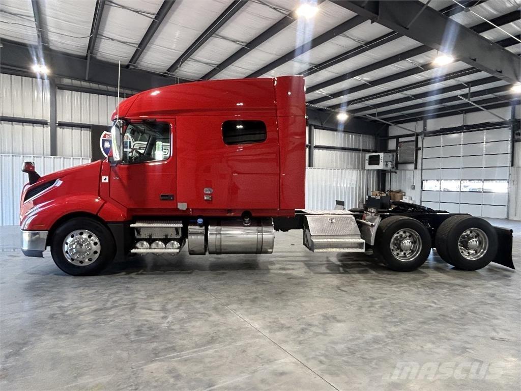Volvo VNL64T740 Çekiciler
