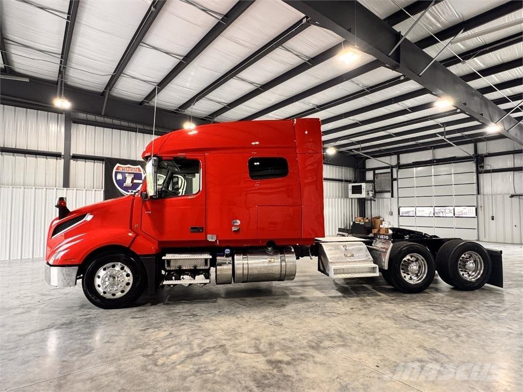 Volvo VNL64T740 Çekiciler