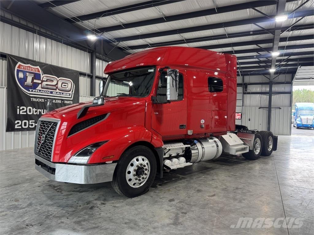Volvo VNL64T740 Çekiciler