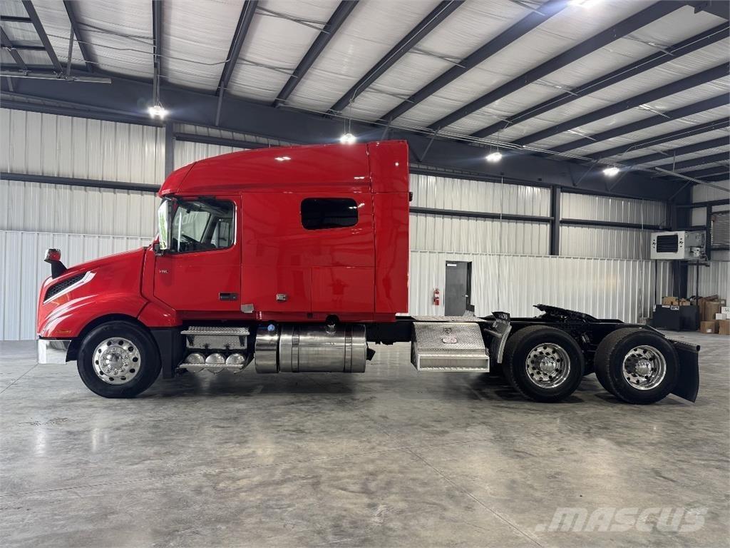 Volvo VNL64T740 Çekiciler