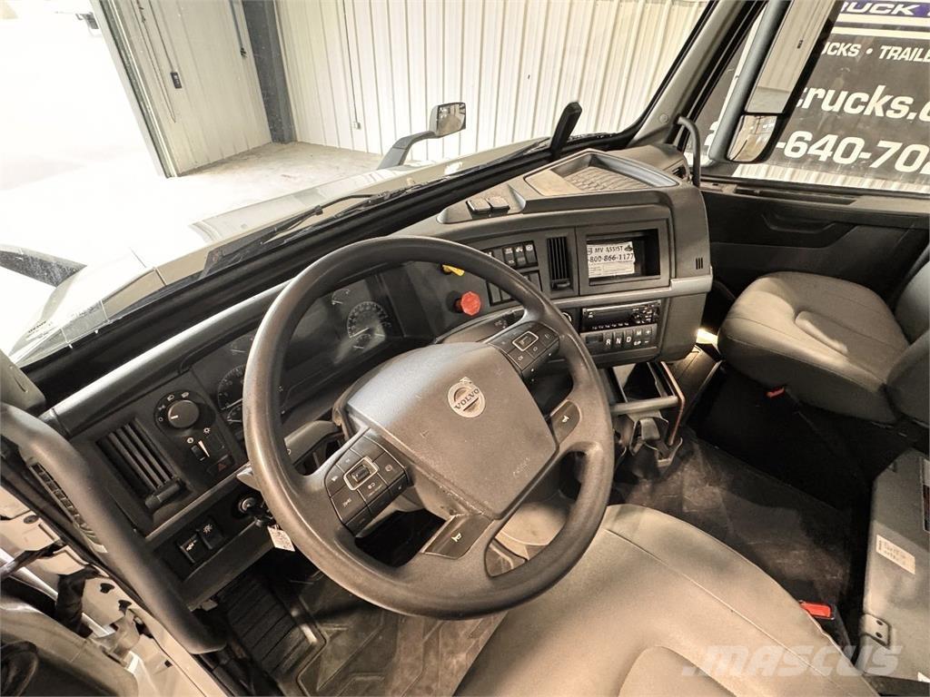 Volvo VNR64T300 Çekiciler
