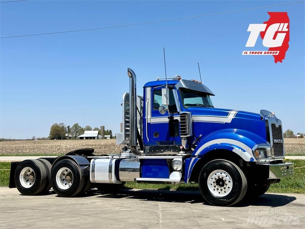 Mack Titan TD713 Çekiciler