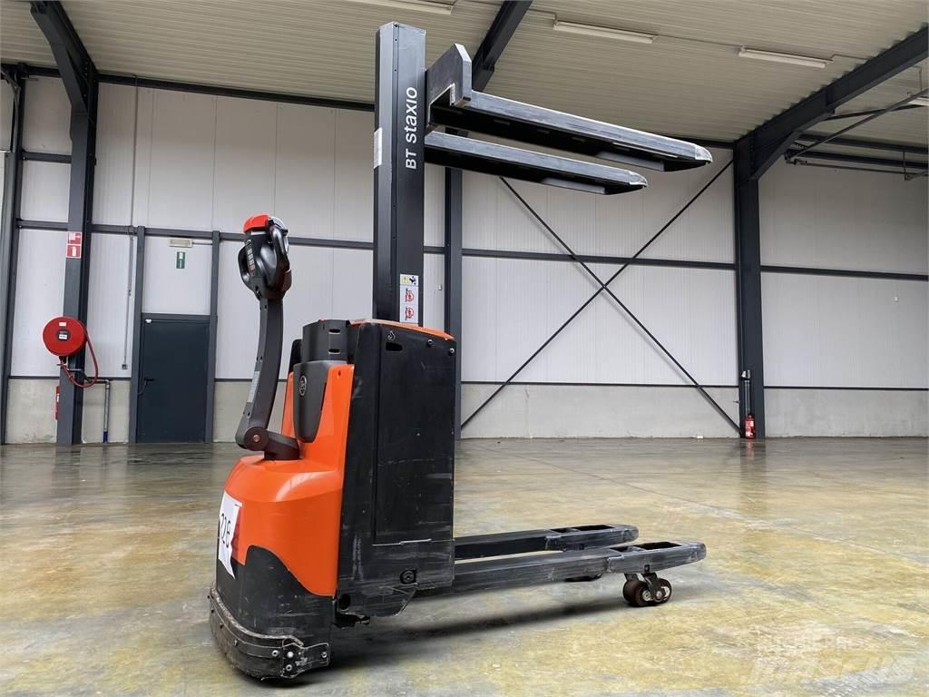 Toyota BT SWE080L Akülü depo ekipmanları