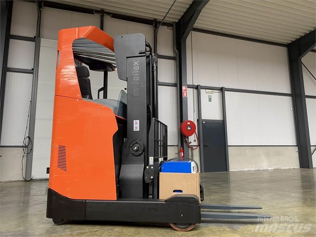 Toyota RRE140H Reach truck - depo içi istif araçları