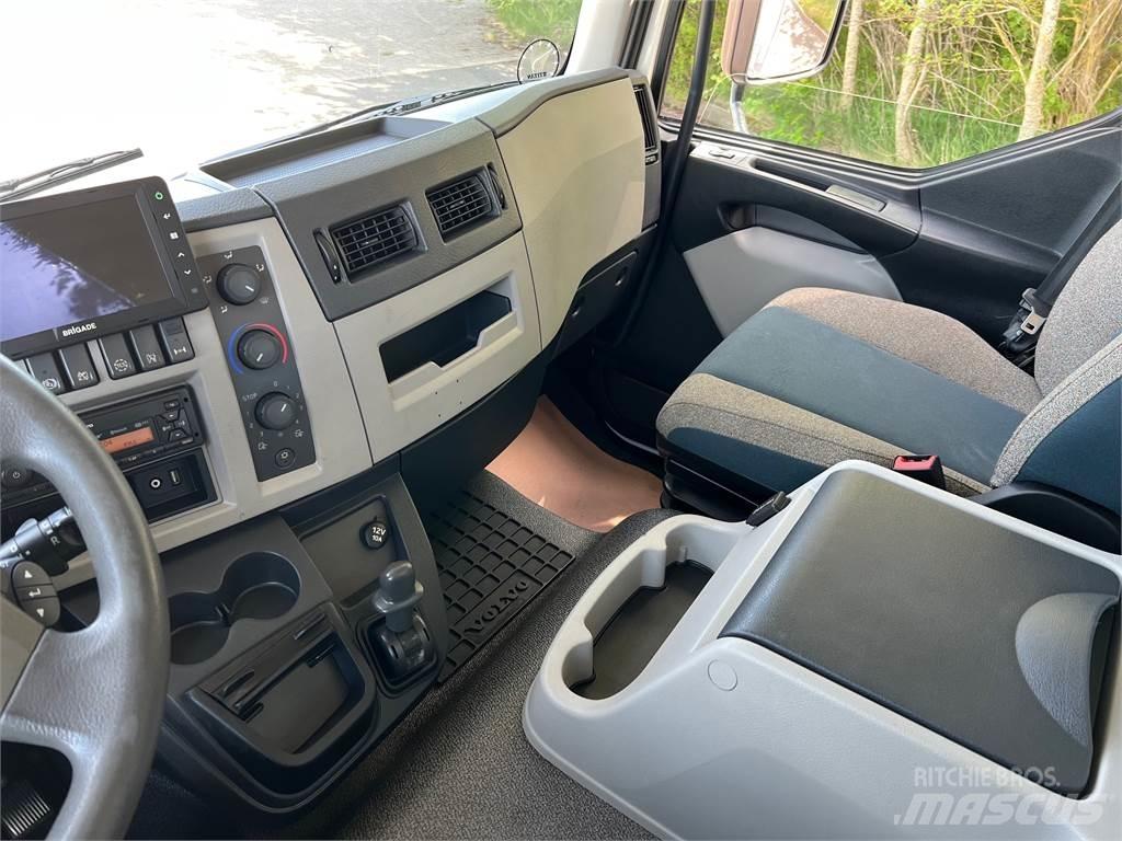 Volvo FL250 Frigofrik kamyonlar