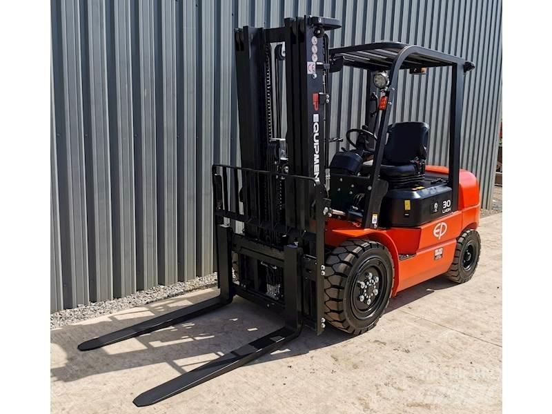 EP EFL302 Elektrikli forkliftler