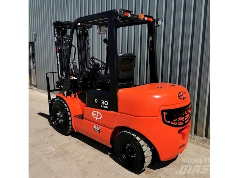 EP EFL302 Elektrikli forkliftler