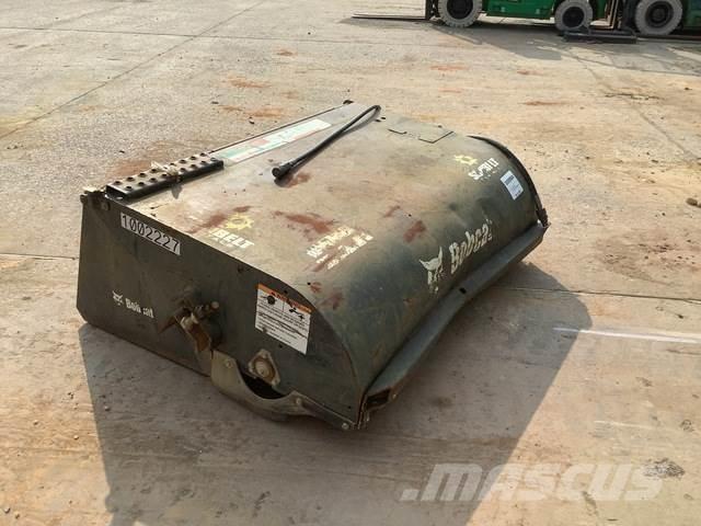 Bobcat 6707144 Cadde süpürücüler