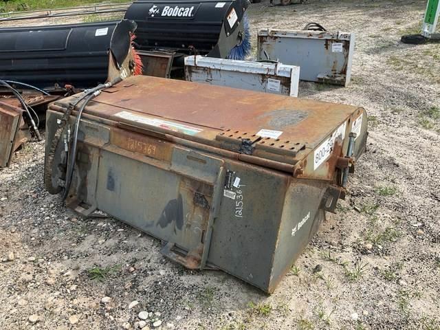 Bobcat 72 Cadde süpürücüler