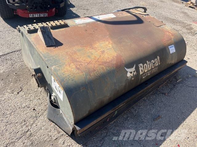 Bobcat 72 Cadde süpürücüler