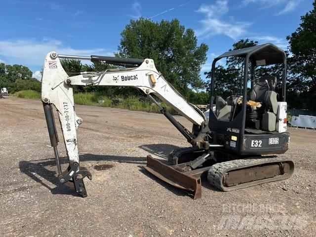 Bobcat E32 Paletli ekskavatörler