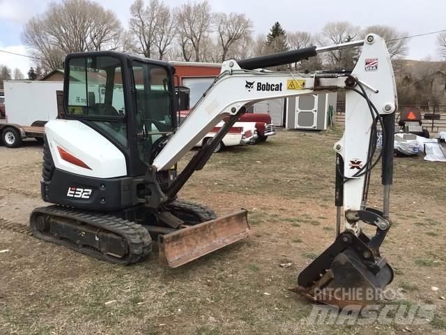 Bobcat E32i Paletli ekskavatörler