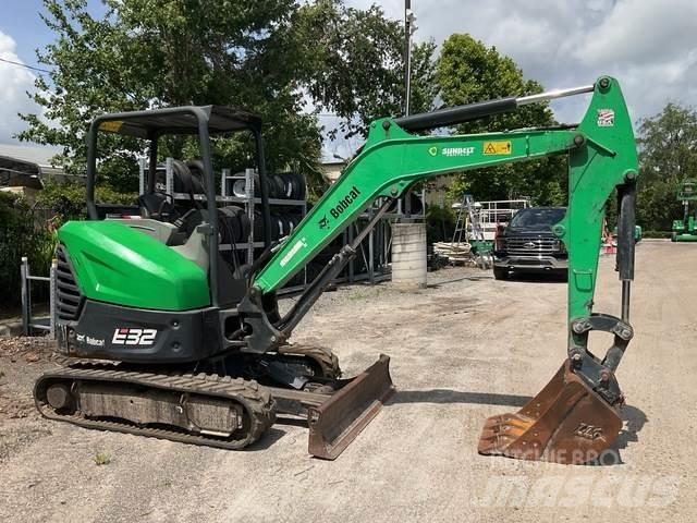 Bobcat E32I Paletli ekskavatörler