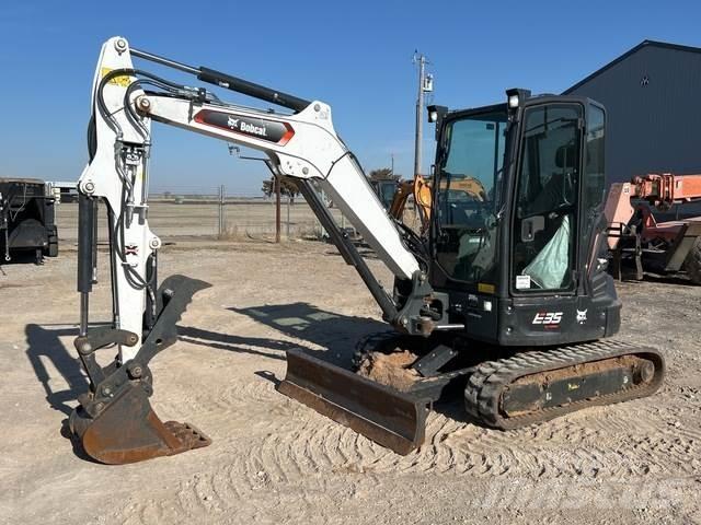 Bobcat E35 Paletli ekskavatörler