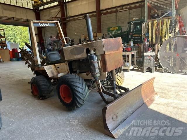 Bobcat T136 Kanal kazma makinasi