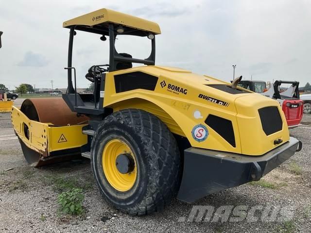 Bomag BW211D-5 Tek tamburlu silindirler