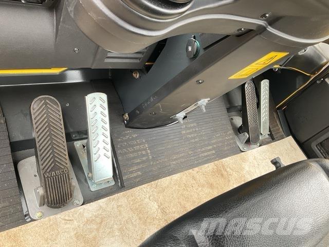 Bomag BW24RH Kombine silindirler