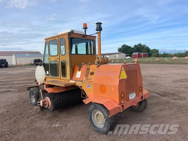Broce RJ300 İç mekan süpürme makineleri