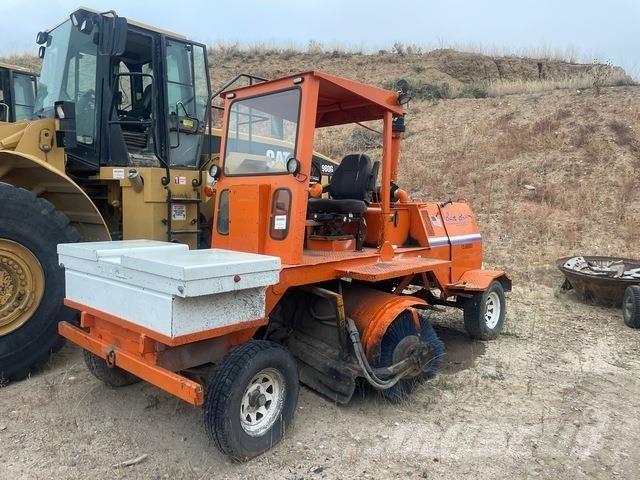 Broce RJ300 İç mekan süpürme makineleri