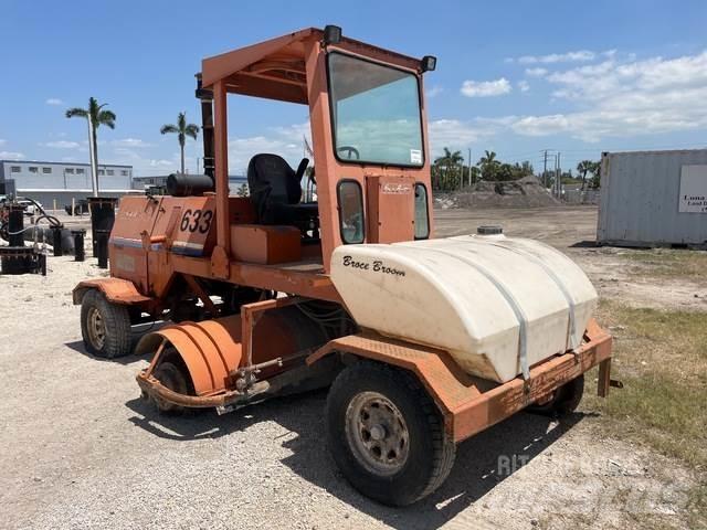 Broce RJ350 İç mekan süpürme makineleri