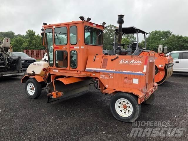 Broce RJ350 İç mekan süpürme makineleri