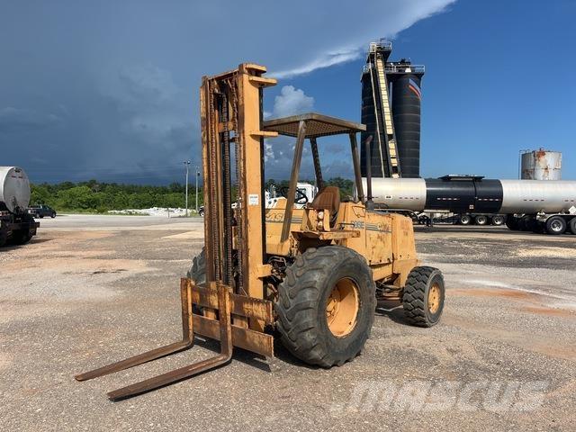 CASE 586E Arazi tipi forklift