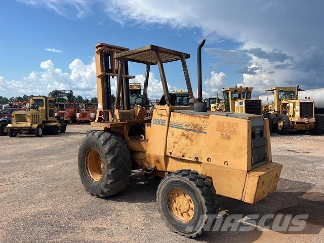 CASE 586E Arazi tipi forklift