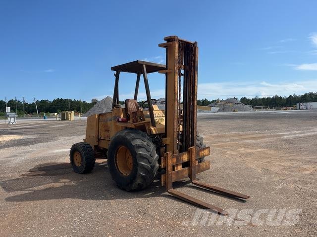 CASE 586E Arazi tipi forklift