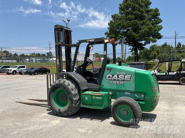 CASE 586H Arazi tipi forklift